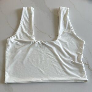 Pretty little thing crop top size US 6